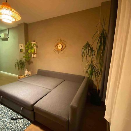 Cosy Flat With A Garden In Central Kadikoy Istanbul Exterior photo