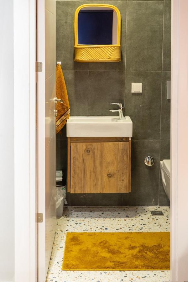 Cosy Flat With A Garden In Central Kadikoy Istanbul Exterior photo
