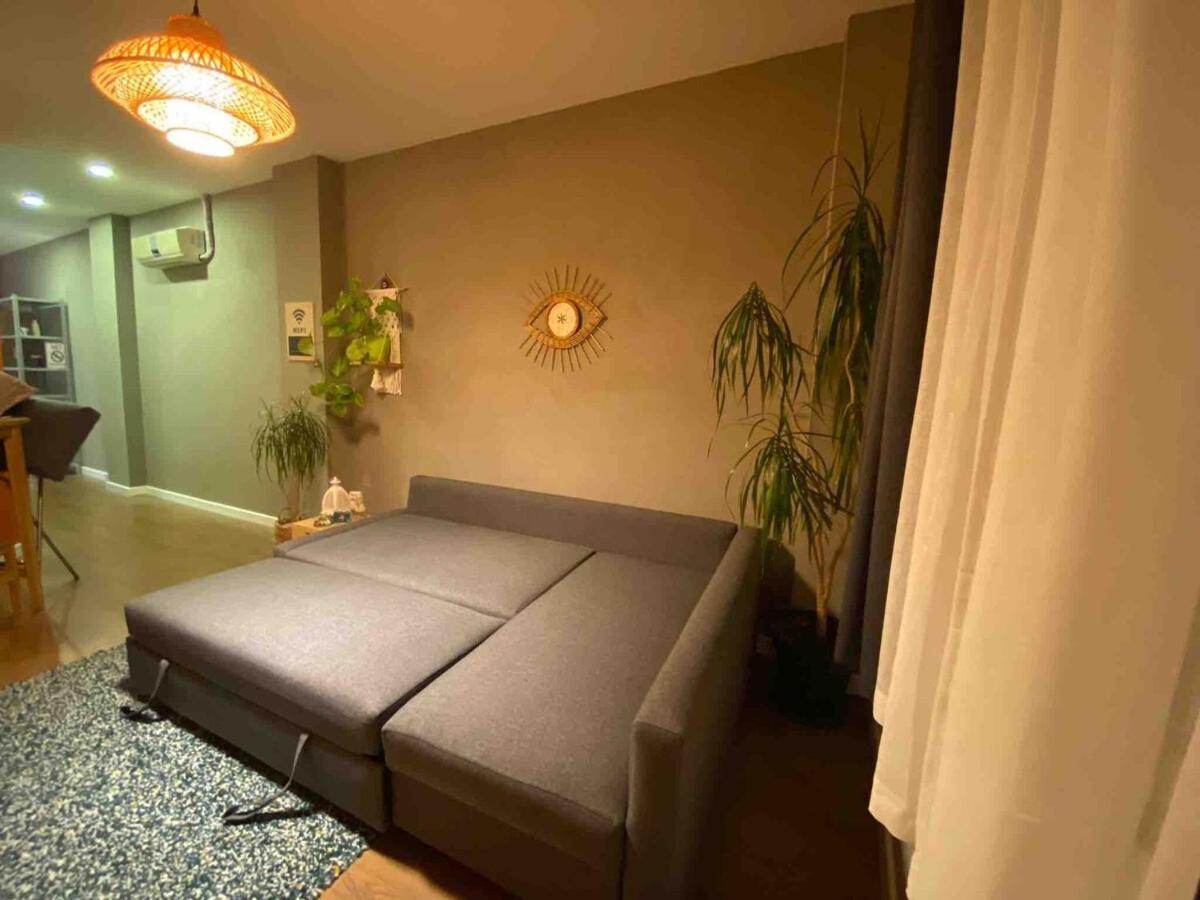 Cosy Flat With A Garden In Central Kadikoy Istanbul Exterior photo